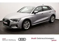 Florettsilber metallic Gebraucht 2023 Audi A3 Advanced Limousine | 26.290 € (Guter Preis)