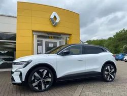 Arktisweiß &black pearlschwa Gebraucht 2023 Renault Mégane Techno Limousine | 31.990 € (Fairer Preis)