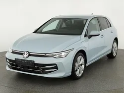 Crystal ice blue metallic Neu 2025 VW Golf VIII Style | 36.495 € (Superpreis)
