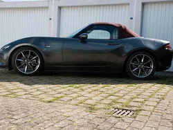 Grau Gebraucht 2021 Mazda MX5 Ad'Vantage Cabrio | 24.800 € (Superpreis)