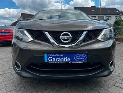 Braun Gebraucht 2016 Nissan Qashqai Tekna SUV | 13.700 € (Fairer Preis)