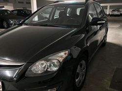 Schwarz Gebraucht 2011 Hyundai i30 Edition Kombi | 2.000 € (Fairer Preis)