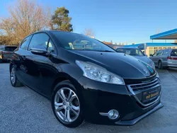 Schwarz Gebraucht 2012 Peugeot 208 Allure Kleinwagen | 4.999 € (Fairer Preis)