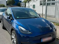 Blau Gebraucht 2023 Tesla Model Y Long Range RWD SUV | 29.500 € (Guter Preis)