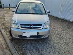 Grau Gebraucht 2003 Opel Meriva Cosmo Van / Kleinbus | 1.350 € (Guter Preis)