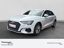 Weiß Gebraucht 2022 Audi A3 Sportback e-tron Business Limousine | 22.940 € (Fairer Preis)
