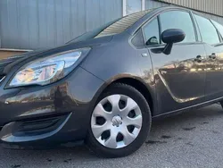 Grau Gebraucht 2016 Opel Meriva Van / Kleinbus | 8.200 € (Guter Preis)