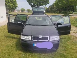 Schwarz Gebraucht 2009 Skoda Octavia Tour Kombi | 3.600 € (Superpreis)