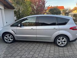 Silber Gebraucht 2013 Ford S-MAX Titanium Van / Kleinbus | 7.999 €