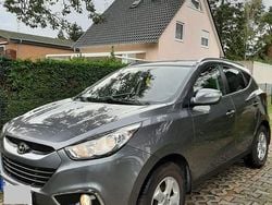 Grau Gebraucht 2012 Hyundai ix35 Trend SUV | 8.200 € (Fairer Preis)