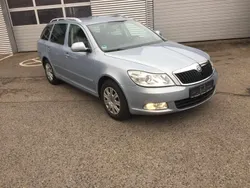 Aquablau metallic Gebraucht 2010 Skoda Octavia Ambiente Kombi | 3.500 € (Guter Preis)