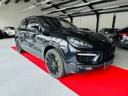 Schwarz (tiefschwarzmetallic) Gebraucht 2012 Porsche Cayenne Turbo SUV | 29.950 € (Teuer)