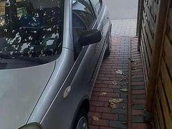 Silber Gebraucht 2002 Toyota Yaris Sol Kleinwagen | 2.850 € (Etwas zu teuer)