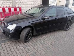 Gebraucht 2004 Mercedes C220 Classic Kombi | 3.200 €