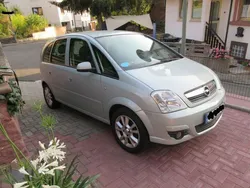 Grün Gebraucht 2009 Opel Meriva Van / Kleinbus | 3.500 €