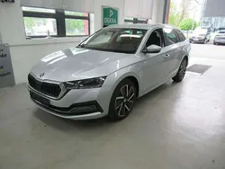 Brilliantsilber metallic Gebraucht 2021 Skoda Octavia First Edition Kombi | 23.690 € (Fairer Preis)