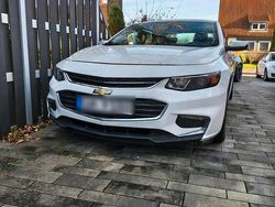 Weiß Gebraucht 2017 Chevrolet Malibu Limousine | 17.500 €