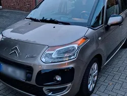 Beige Gebraucht 2010 Citroën C3 Picasso Tendance Van / Kleinbus | 2.550 € (Fairer Preis)