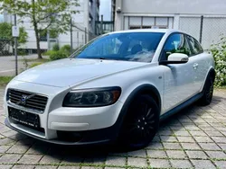 Weiß Gebraucht 2009 Volvo C30 Momentum Kleinwagen | 2.490 € (Superpreis)