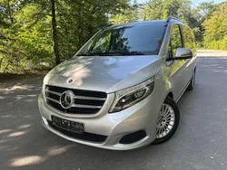 Silber Gebraucht 2018 Mercedes V250 Avantgarde Edition Van / Kleinbus | 38.990 € (Etwas zu teuer)