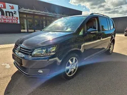 Blau Gebraucht 2015 VW Touran Comfortline Van / Kleinbus | 7.480 € (Guter Preis)