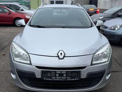 Silber Gebraucht 2011 Renault Mégane III Limousine | 3.500 € (Fairer Preis)