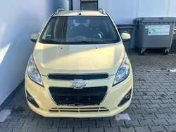 Gelb Gebraucht 2014 Chevrolet Spark Kleinwagen | 2.400 €
