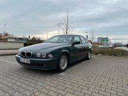 Grün Gebraucht 2002 BMW 520 M Sport Limousine | 5.850 € (Etwas zu teuer)