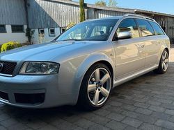Silber Gebraucht 2004 Audi RS6 Kombi | 25.500 €