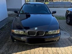 Schwarz Gebraucht 2001 BMW 530 Kombi | 5.000 € (Teuer)