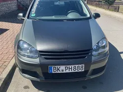 Grün Gebraucht 2004 VW Golf IV Comfortline Limousine | 950 € (Fairer Preis)