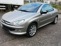 Grau Gebraucht 2005 Peugeot 206 CC Cabrio | 3.200 € (Teuer)