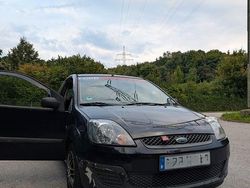 Blau Gebraucht 2007 Ford Fiesta Ambiente Limousine | 1.500 € (Fairer Preis)