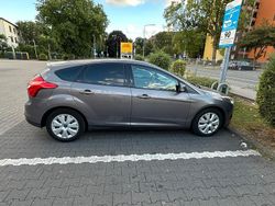 Braun Gebraucht 2014 Ford Focus Kleinwagen | 9.200 € (Etwas zu teuer)