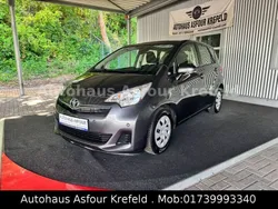 Grau Gebraucht 2012 Toyota Verso-S Life Van / Kleinbus | 11.490 € (Etwas zu teuer)