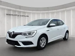 Weiß Gebraucht 2019 Renault Mégane IV Life Limousine | 11.990 € (Guter Preis)