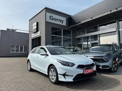 Weiß Neu 2025 Kia Ceed Vision Limousine | 26.899 € (Fairer Preis)