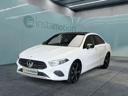 Weiß Gebraucht 2024 Mercedes A200 Progressive Limousine | 35.450 € (Teuer)