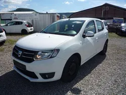 Weiß Gebraucht 2013 Dacia Sandero Lauréate Kleinwagen | 1.999 €