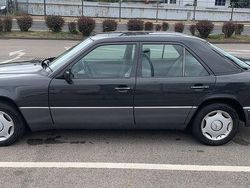 Schwarz Gebraucht 1994 Mercedes 220 Limousine | 14.500 €