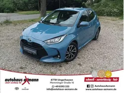 Urban blue Gebraucht 2021 Toyota Yaris Hybrid Club Limousine | 17.990 € (Fairer Preis)