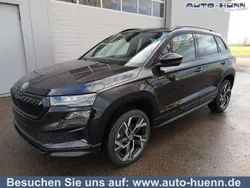 Black magic perleffekt Neu 2025 Skoda Karoq SportLine SUV | 37.990 € (Fairer Preis)