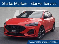 Race red Gebraucht 2024 Ford Focus ST-Line Limousine | 24.990 € (Fairer Preis)