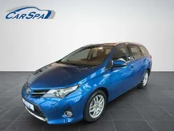 Ultramarinblau metallic Gebraucht 2014 Toyota Auris Life+ Kombi | 11.990 € (Etwas zu teuer)