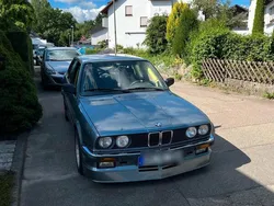 Blau Gebraucht 1987 BMW 325 Limousine | 17.499 €