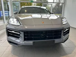 Grau Neu 2025 Porsche Cayenne S SUV | 141.015 € (Teuer)