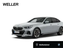 Brooklyn grau (grau) Gebraucht 2024 BMW 520 M Sport Limousine | 52.450 € (Fairer Preis)