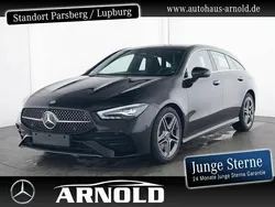 Nachtschwarz Gebraucht 2024 Mercedes CLA200 Shooting Brake AMG Kombi | 31.839 € (Guter Preis)