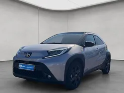 Light purple silver / ni Gebraucht 2025 Toyota Aygo Play Kleinwagen | 22.450 € (Teuer)
