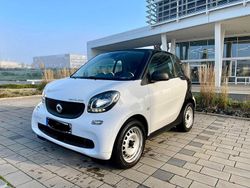 Schwarz Gebraucht 2017 Smart ForTwo Coupé Kleinwagen | 7.700 € (Etwas zu teuer)
